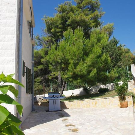 Holiday Home Nevista Sumartin Buitenkant foto